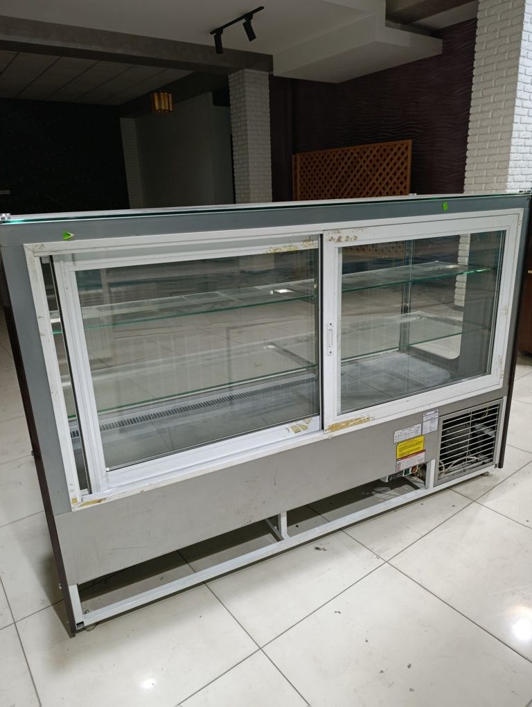 Продается витринный холодильник AZN BX-2.0 (кондитерская)