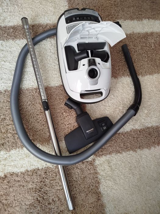 Прахосмукачка Miele s8340 eco line