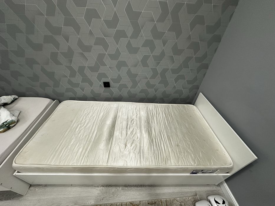 Продаётся односпальная кровать 90*200