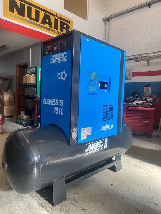 Винтов компресор Abac 11kw с вграден сушител и ресивър 500lt