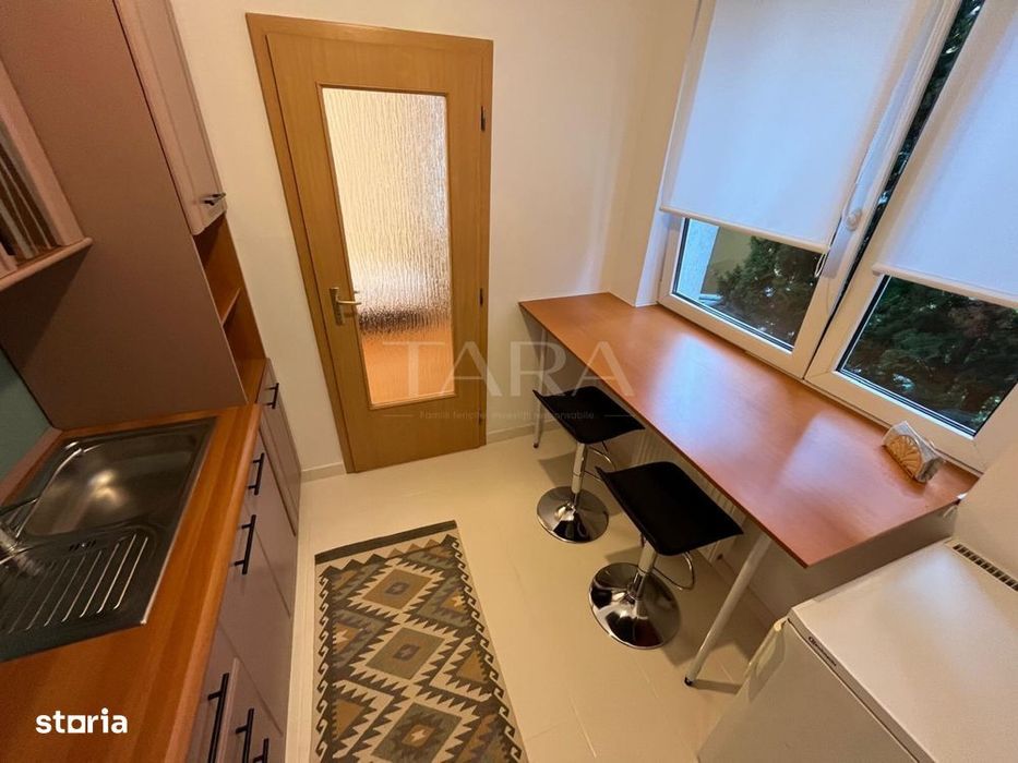 Apartament cu o cameră recent renovat, în zona Liberty.