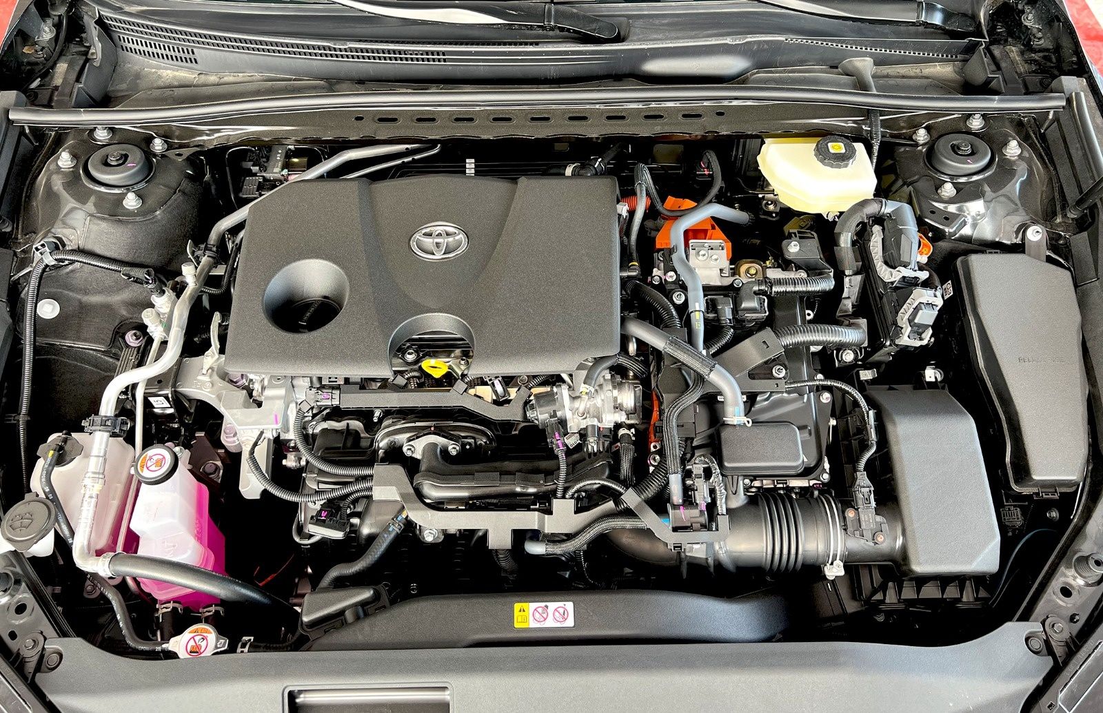 Toyota camry 2.5 hybrid 2025