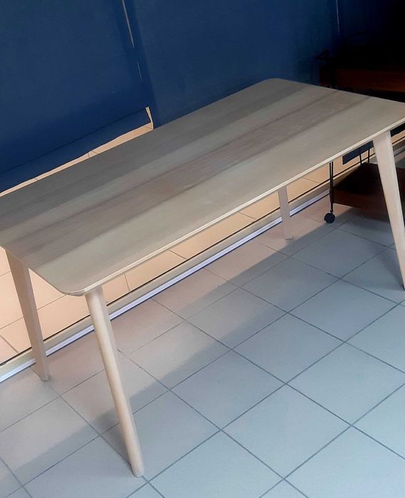 Трапезна или работна маса, сервизна маса