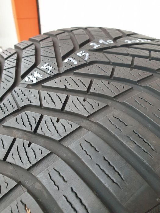 Зимни гуми 2 броя YOKOHAMA Bluearth 315 35 R21 дот 2020