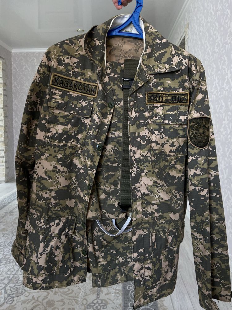 Продам комуфляж! 2 пары!