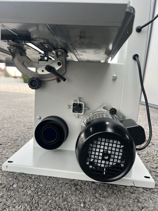 Банциг /дърводелски/ 550W, 1790мм Scheppach HBS261