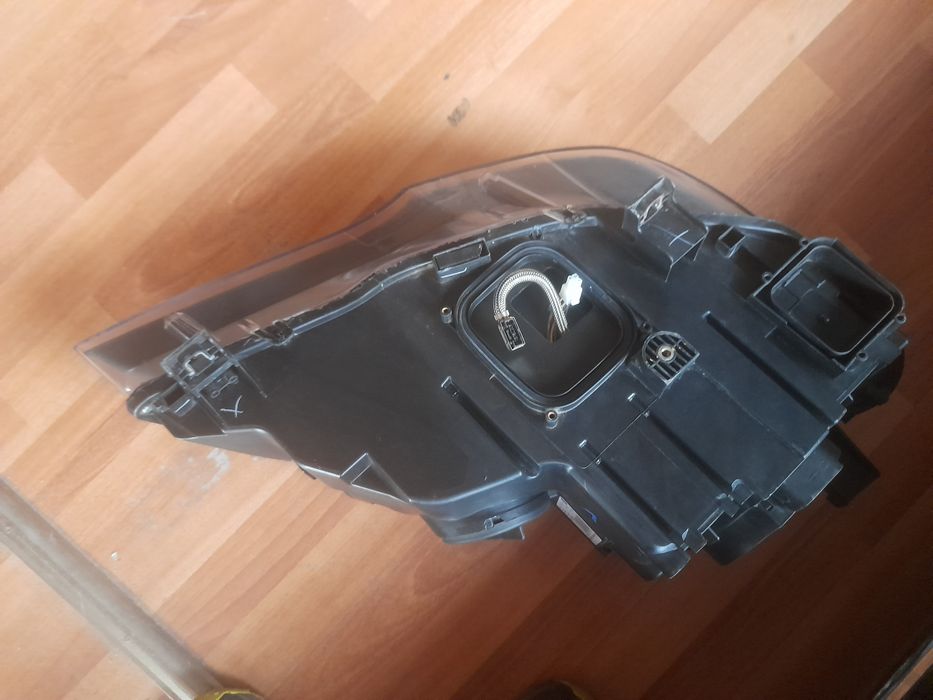 Far xenon Bmw X5 E70