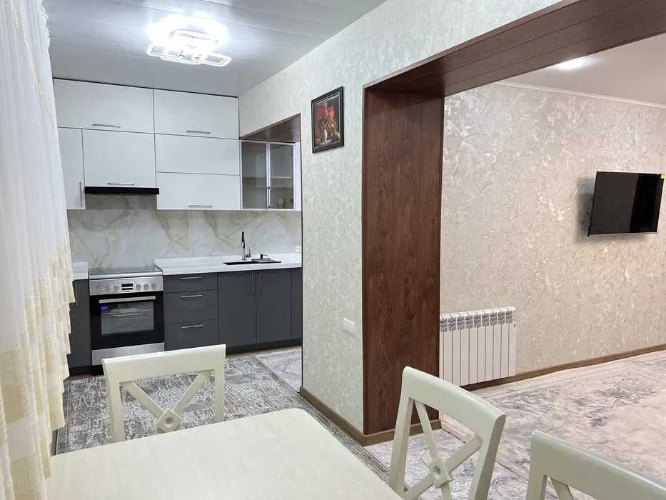 Сдаётся квартира ТЦ Парус 2-ком/2/5 ро-н Чиланзар-7 кв 101*