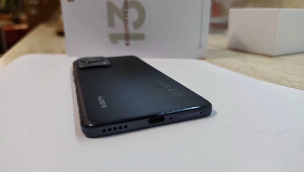 Xiaomi 13 Lite 5G, 8/256 - Перфектно състояние!