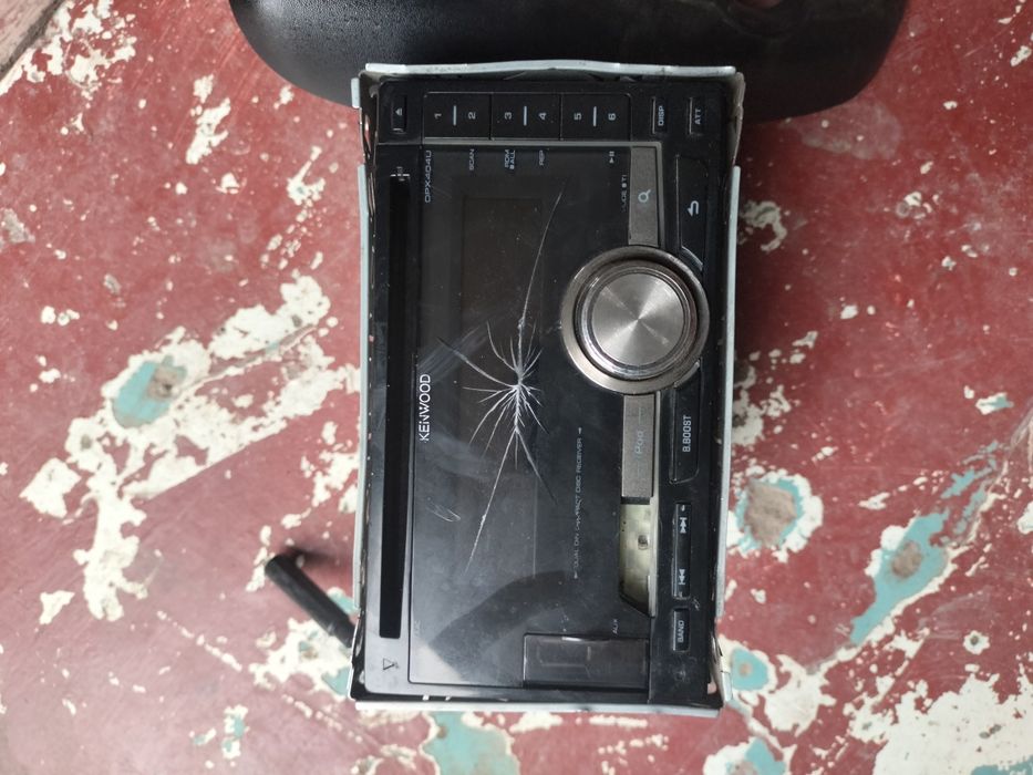 Продам магнитолу