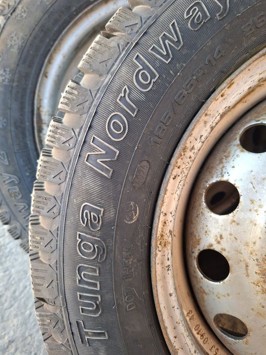 Шины с дисками комплект