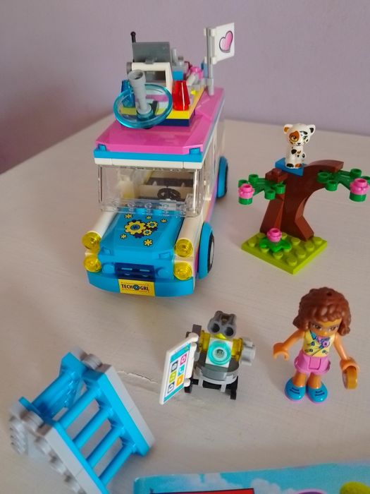 Лего 41333 Специалният бус на Оливия