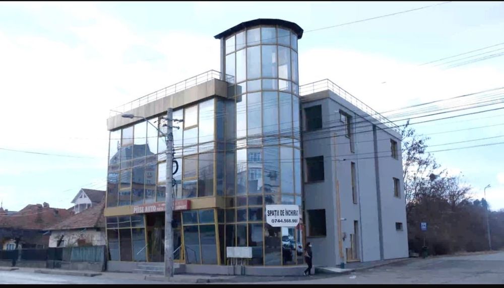 Închiriere spații comerciale