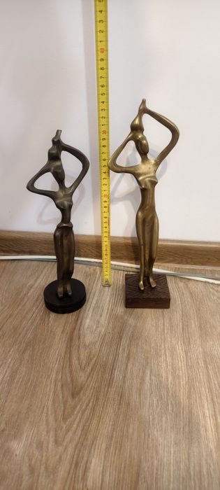 Statuete din bronz si ceas Europa carcasa din bronz functional