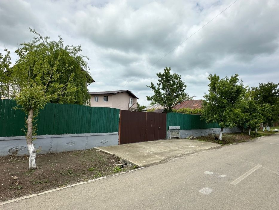 Casa cu teren generos