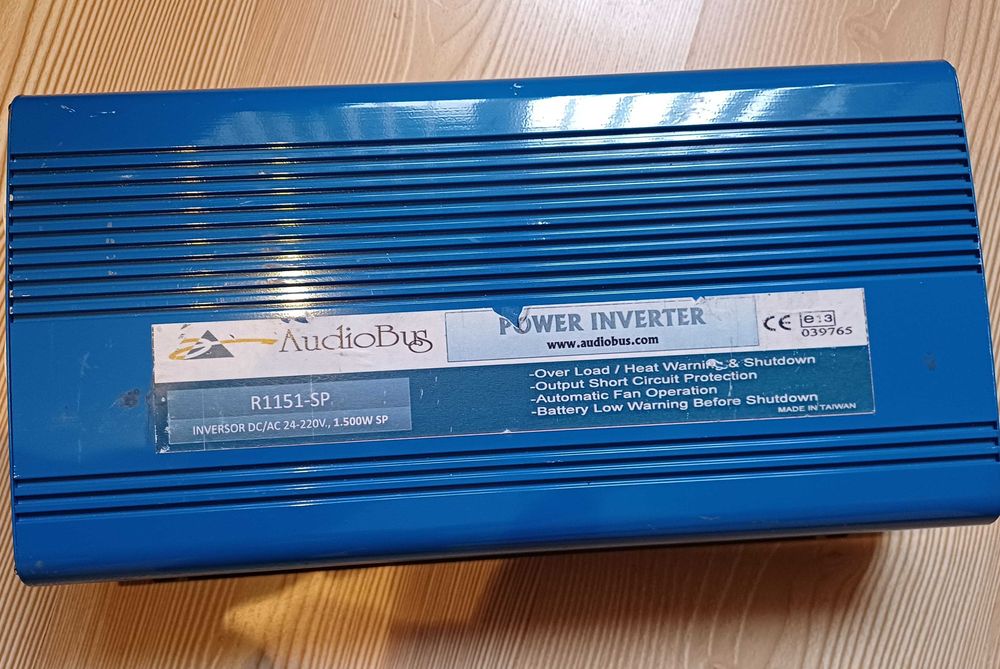 Висококачествен инвертор 24-220V