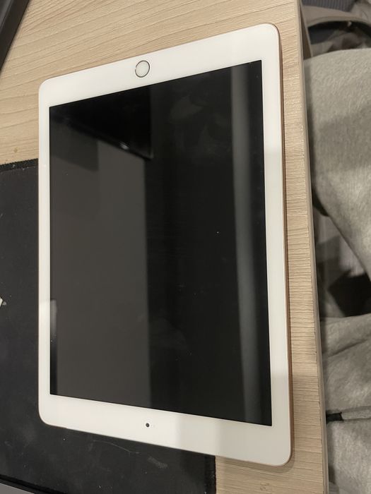 IPad 6th поколения, 128гб