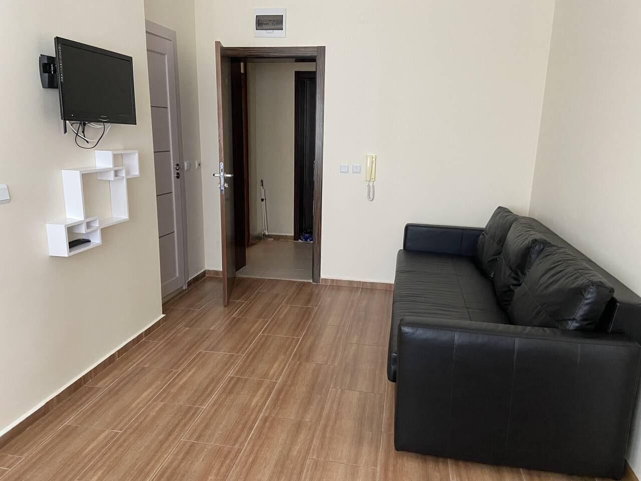 Дава се под наем Двустаен апартамент в Бургас, Сарафово - 47 кв.м за 357 € - Снимка #1
