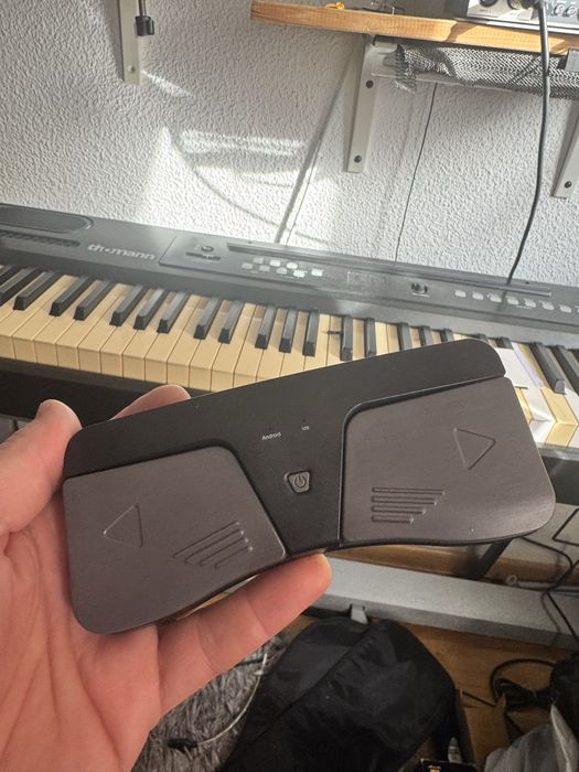 Pedala pentru derulare pagina