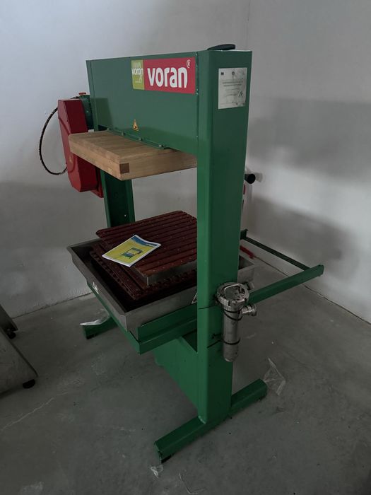 Presa hidraulica 100P1 ca noua pentru sucuri fructe legume