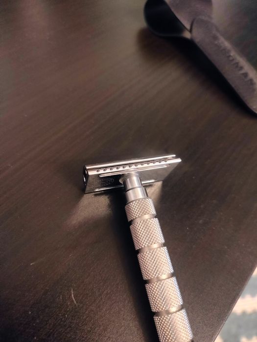 Aparat de ras inox Executive Shaving