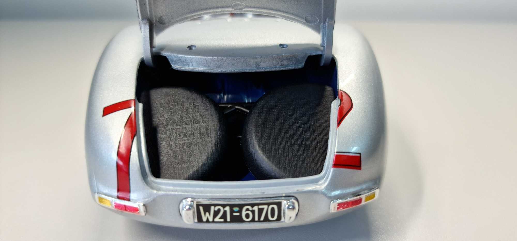 Macheta auto Mercedes Benz 300 SLR, scara 1:18, Maisto