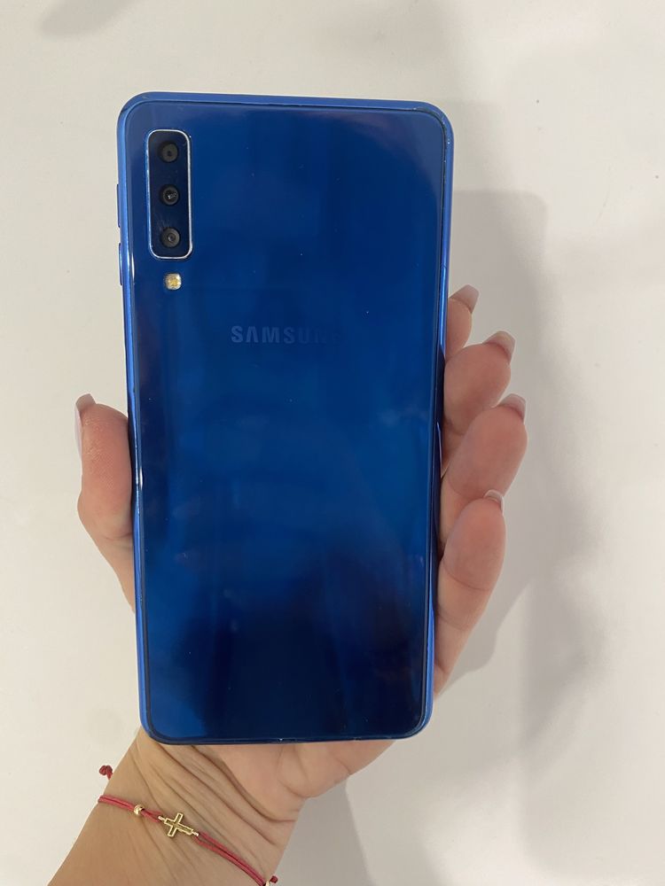 Samsung A7 (2018) + подарък преносима батерия