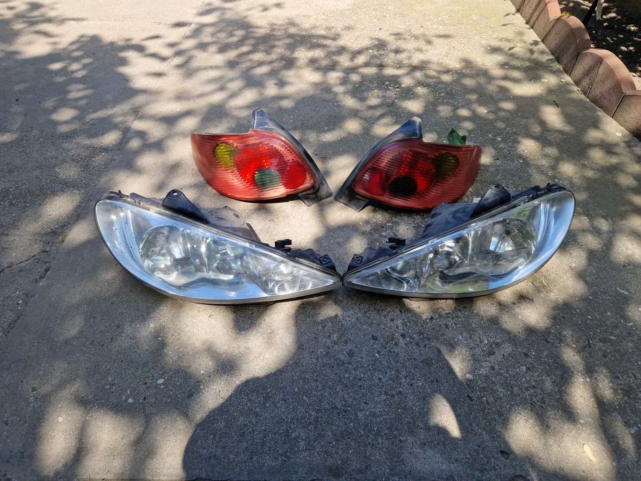 Vand injectoare,stop-uri,faruri,proiectoare Peugeot 206 2.0hdi