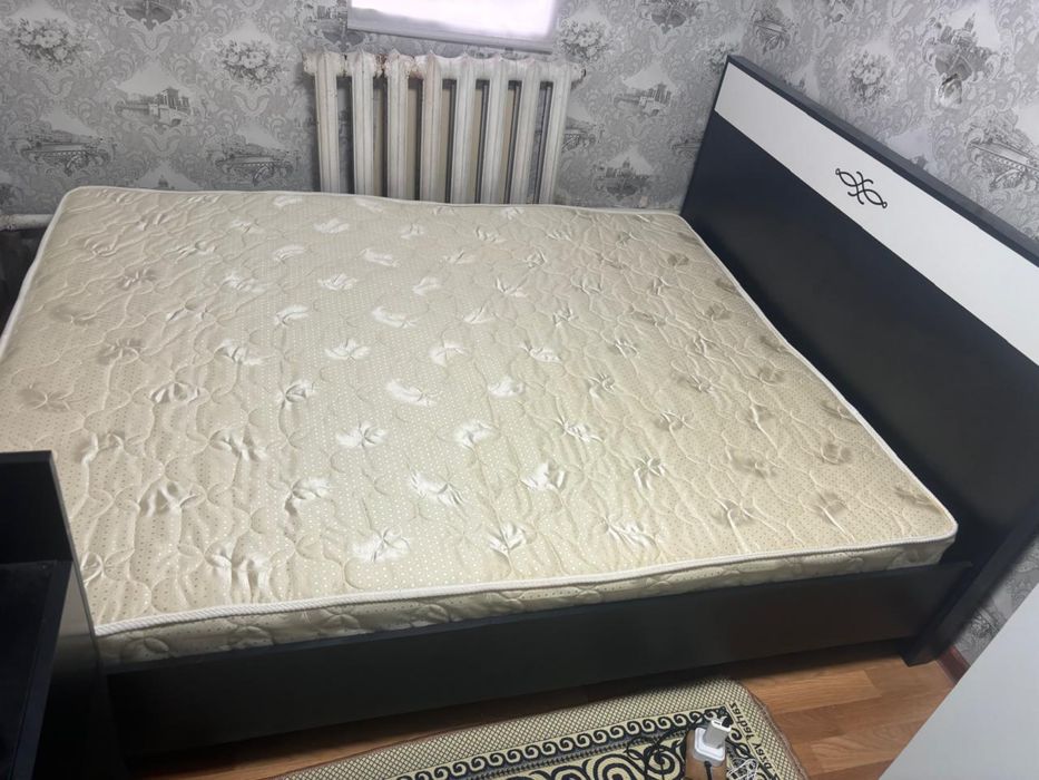 Продам кровать с матрасом в отличном состоянии!