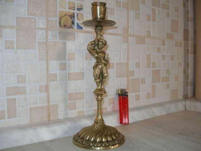 .Бронзов Свещник.