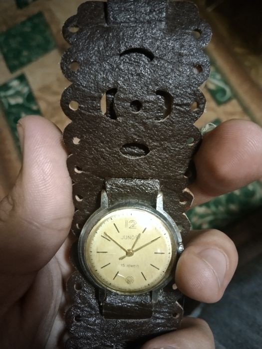 Антиквариат часы юность