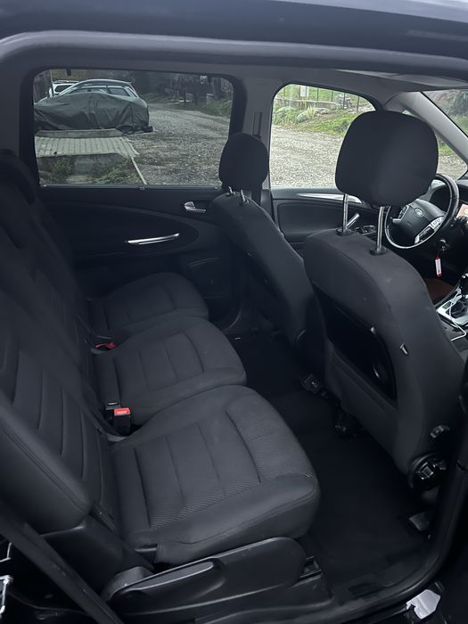 Ford Galaxy Titanium •2015 • 7 locuri — Eleganta si confort premium