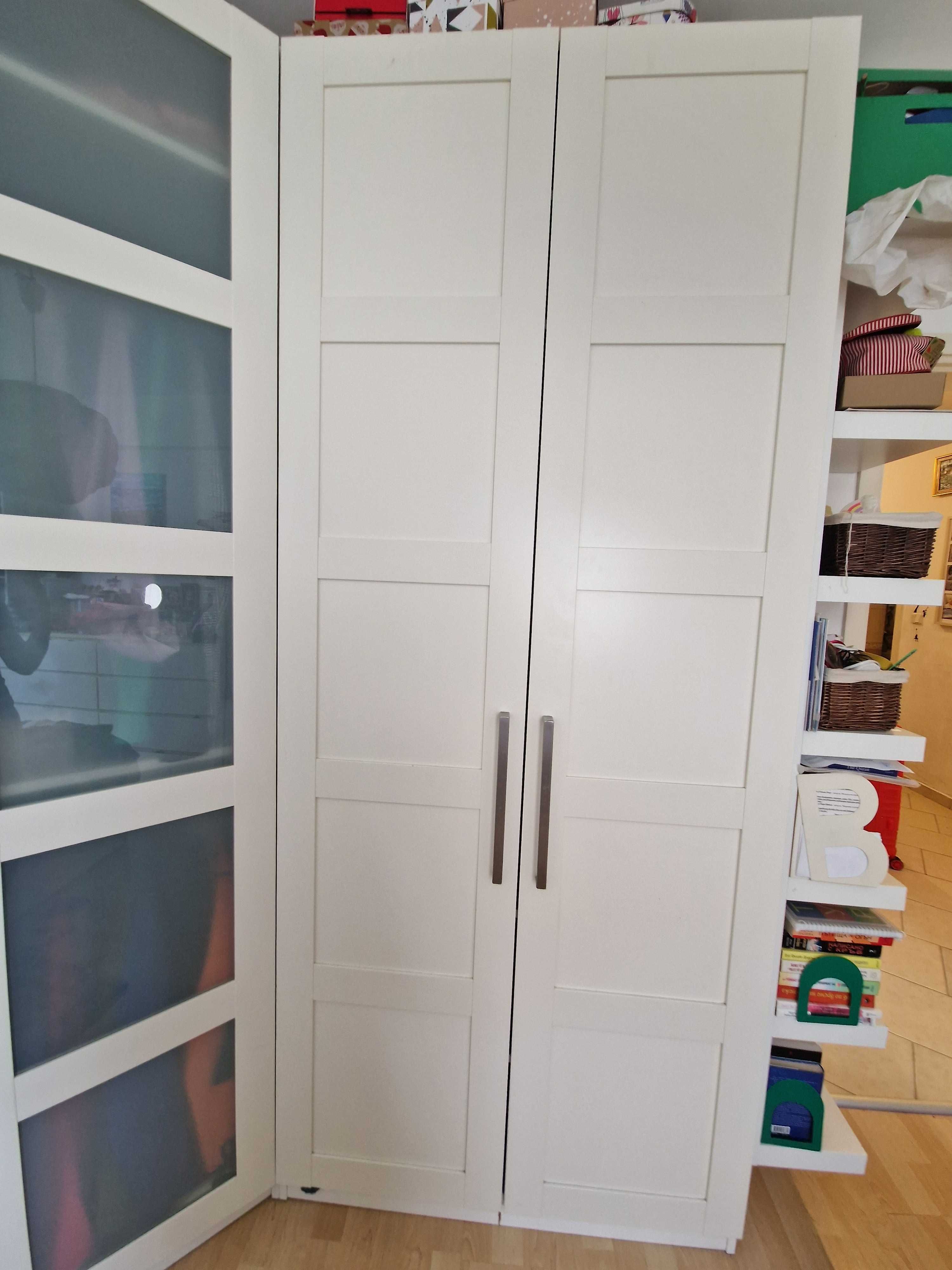 Врати IKEA модел BERGSBO с дръжки и панти