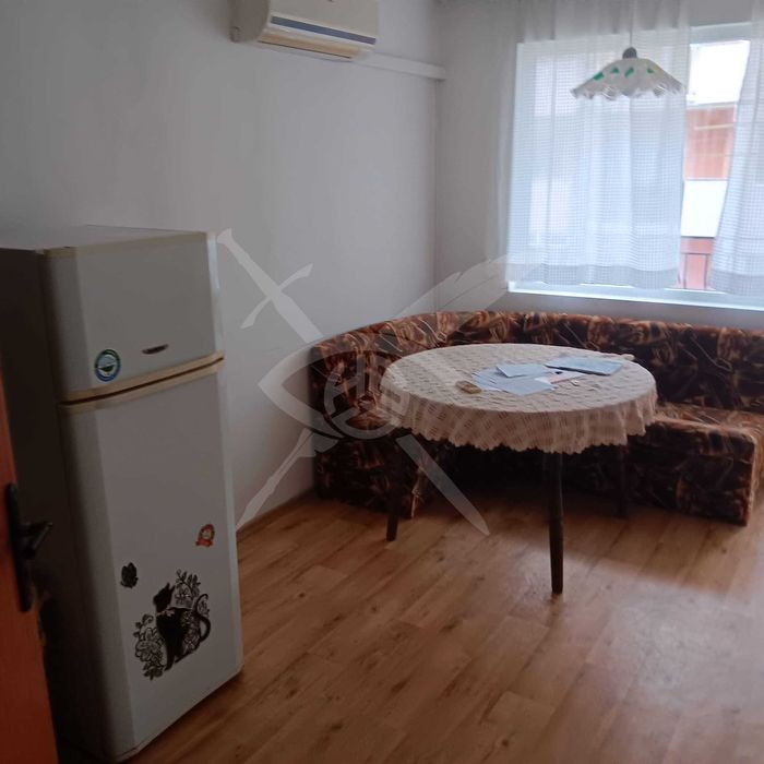 Дава се под наем Тристаен апартамент в Варна, Цветен квартал - 60 кв.м за 300 € - Снимка #1