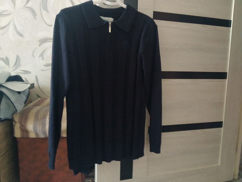 Свитер мужской черный