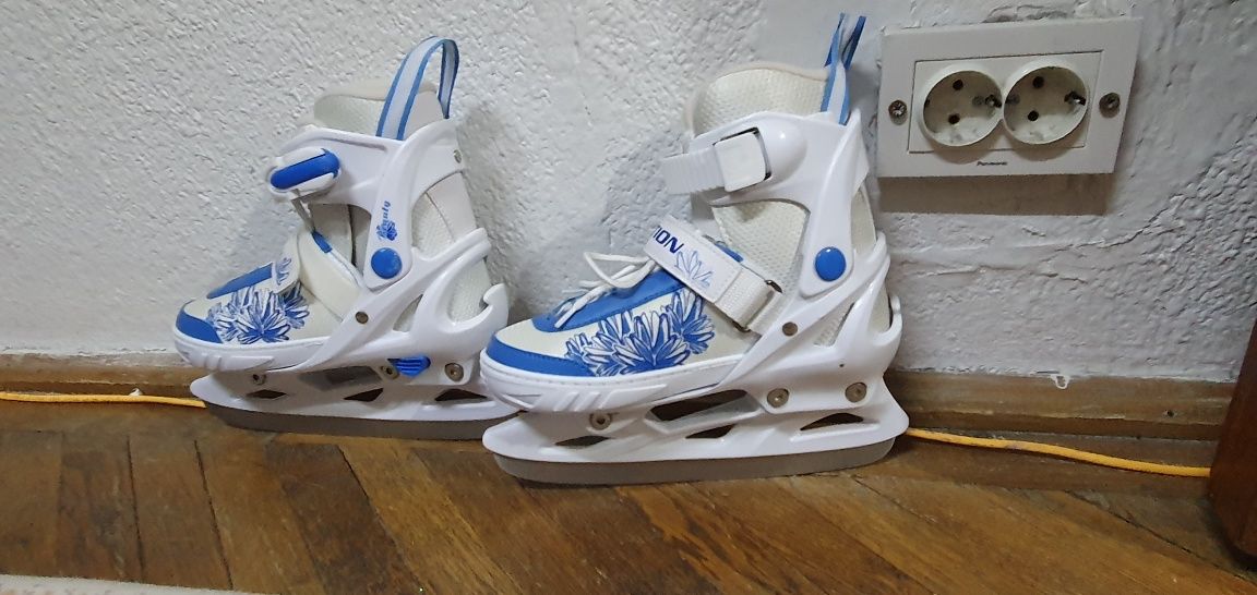 Patine  perfectă stare Mărimea 34,36