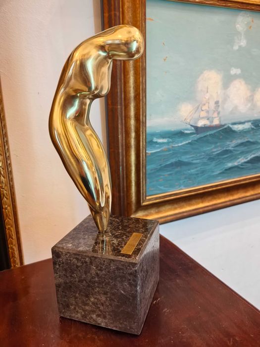 vind statuie bronz balerina