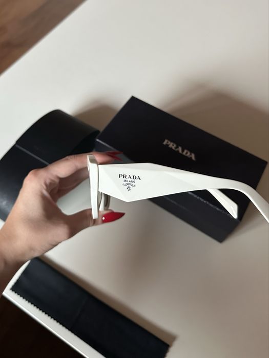 Слънчеви очила Prada