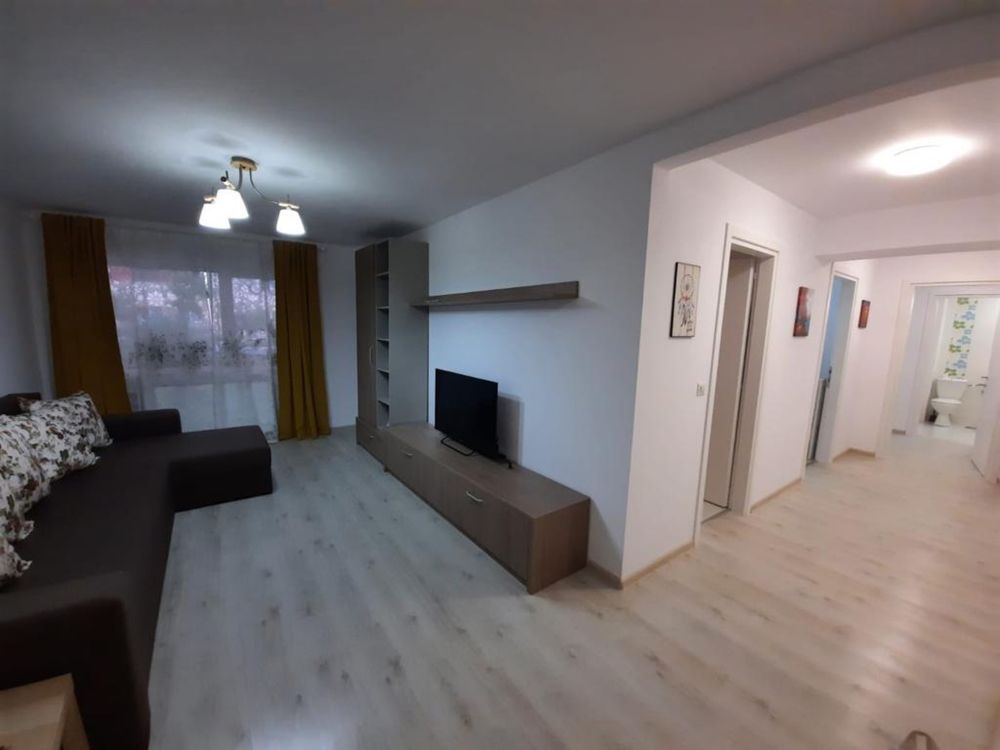 Apartament 3 camere de vanzare