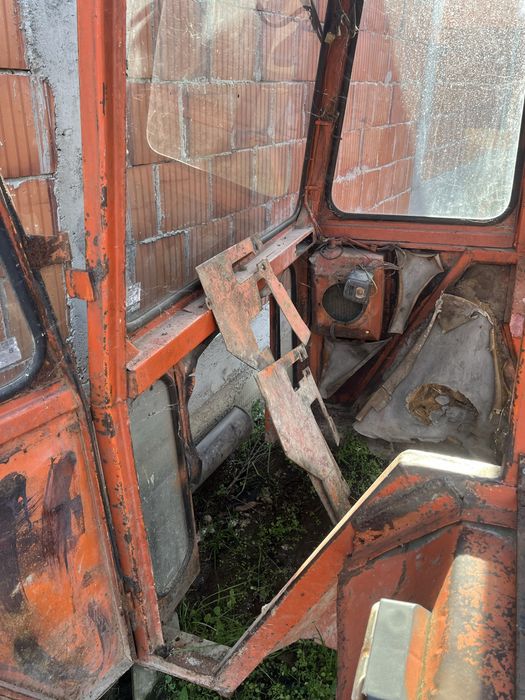 Vand cabina tractor utb650