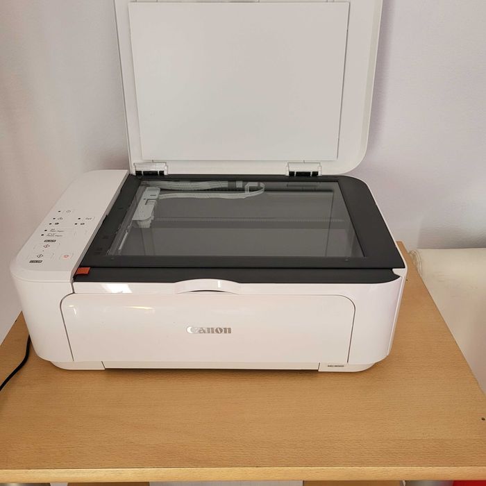 Vînd imprimantă Canon