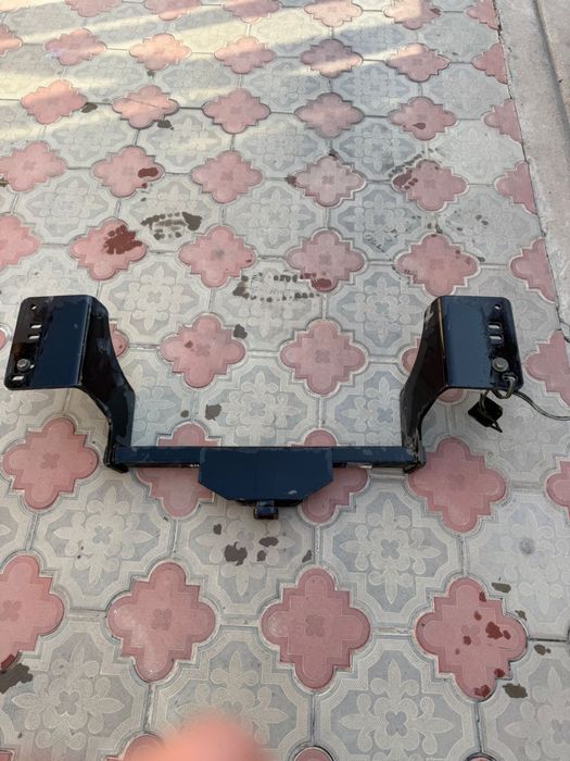 Продам фаркоп на все виды тойота