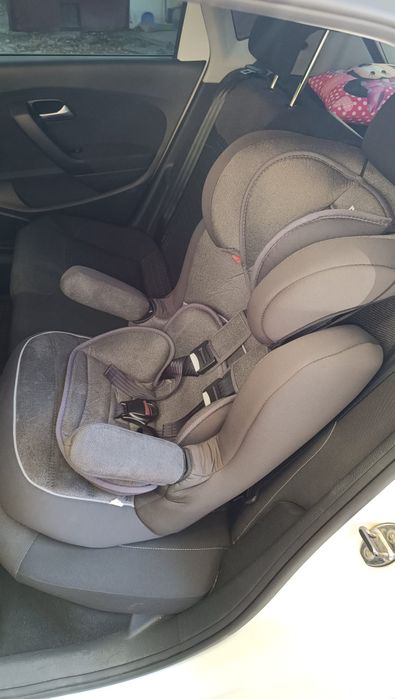 Vând scaun auto de copil