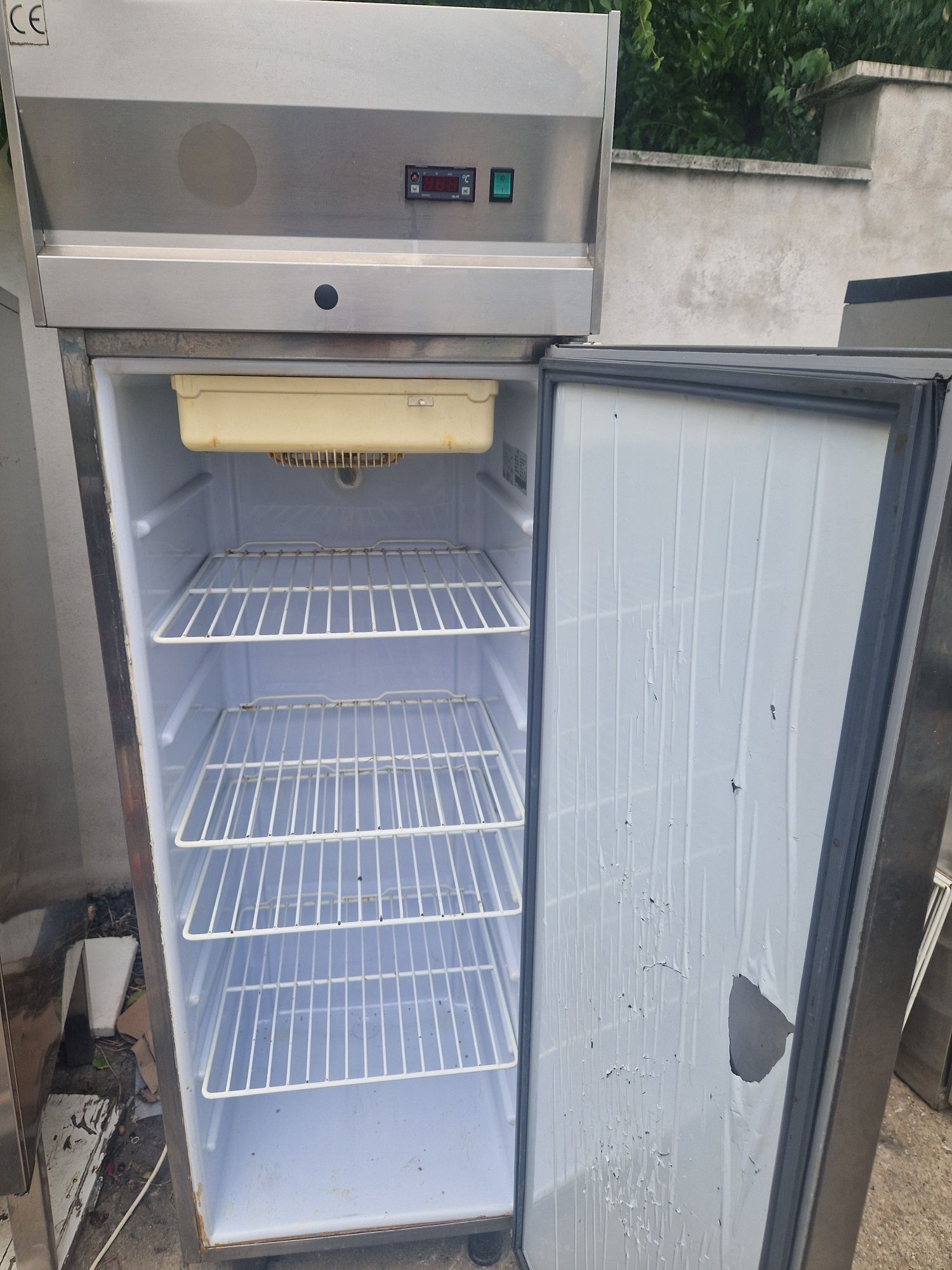 Frigider 1-2 usi, dulapuri și mese frigorifice, congelatoare