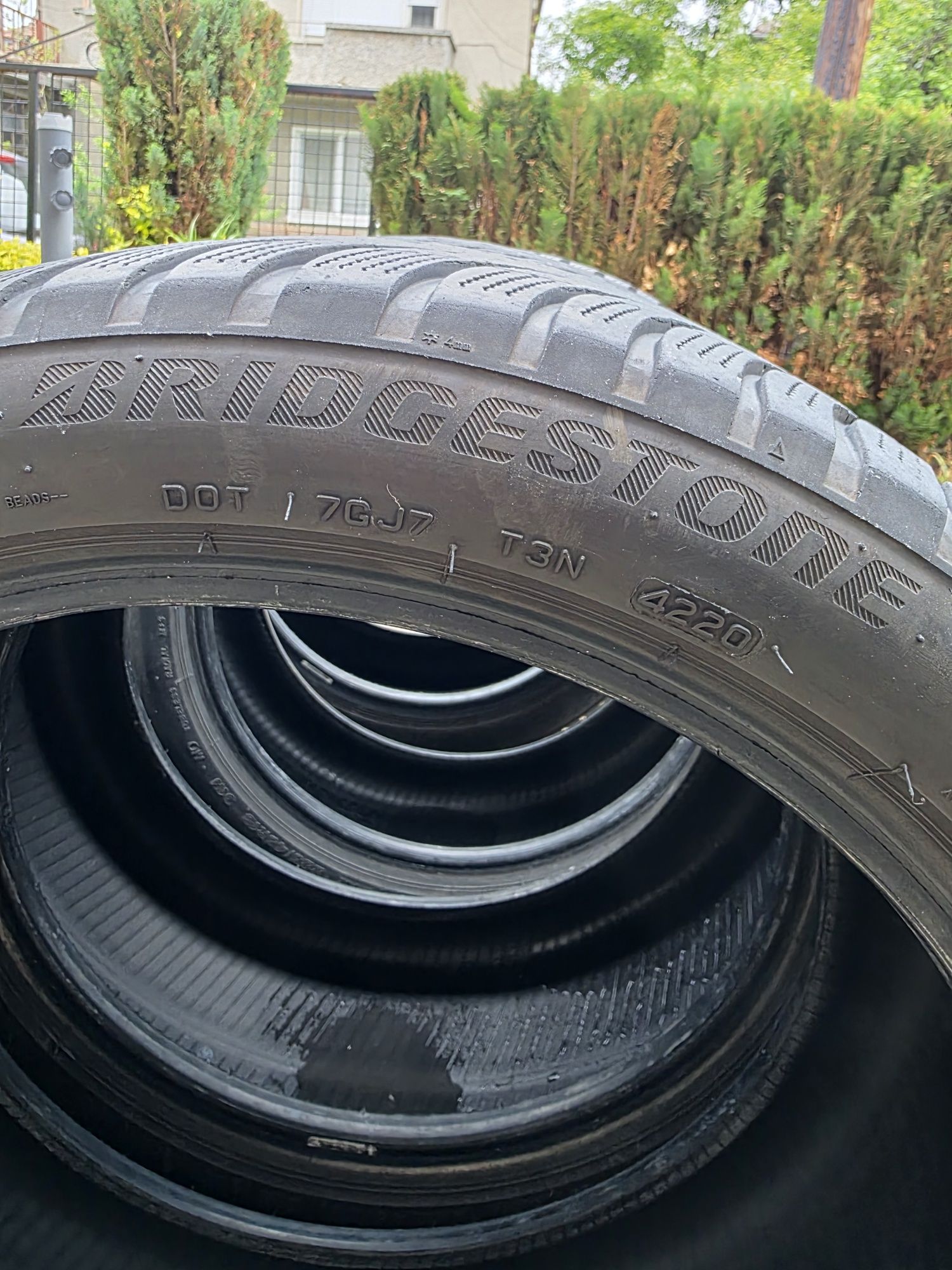 Зимни гуми 225 45 18 дот 20 Bridgestone