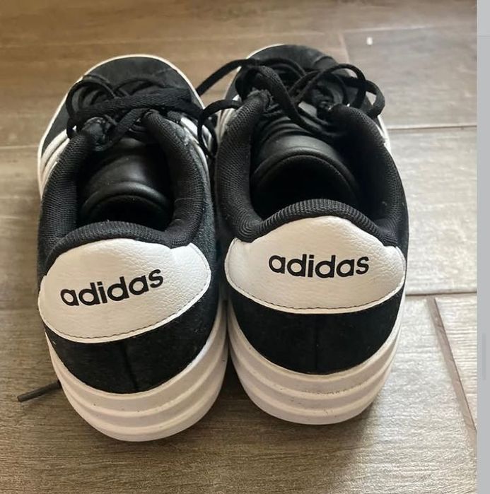 Оригинални обувки adidas