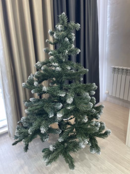 Ёлка новогодняя 135 см