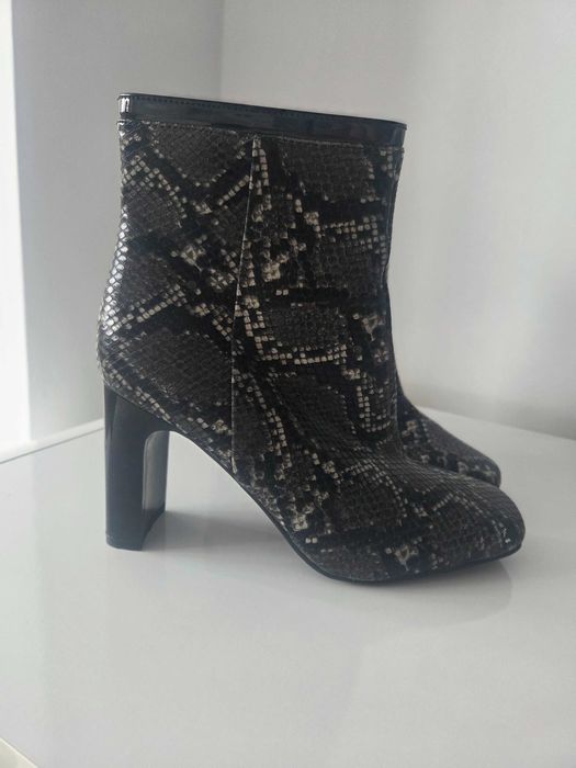 Botina eleganta scurta