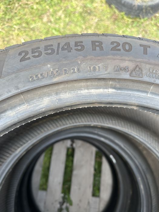 Два броя зимни гуми 255/45/20