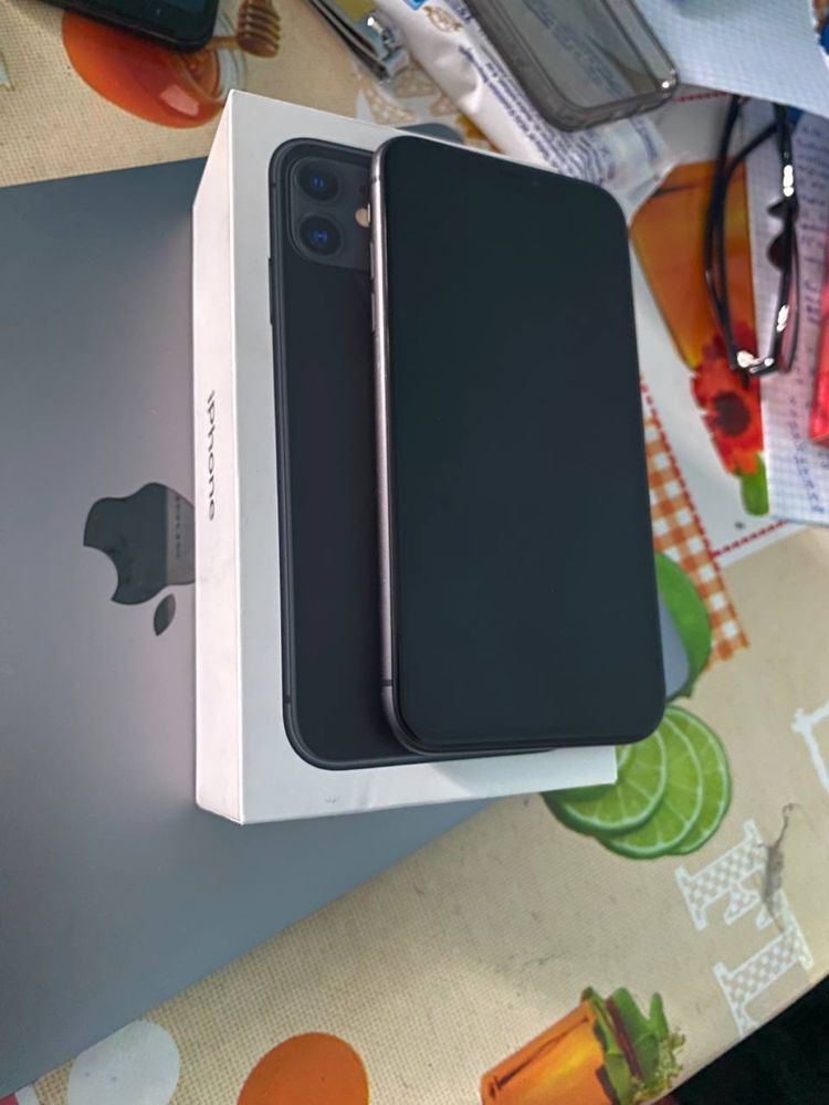 iPhone 11 фул  кор док бор